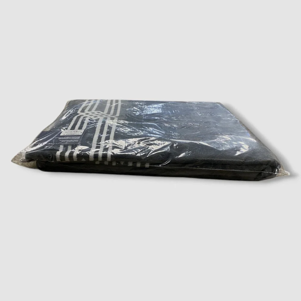 Hudson Park Collection Black Marittima Beach Towel Size 40
